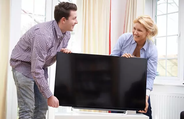 ¿Cómo embalar un televisor para una mudanza?